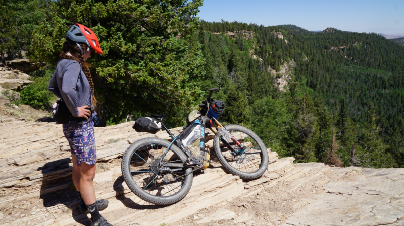 Bikepacking en bicicleta de montaña: es posible, ¡pero puede que requiera más imaginación para montar todo el equipo!